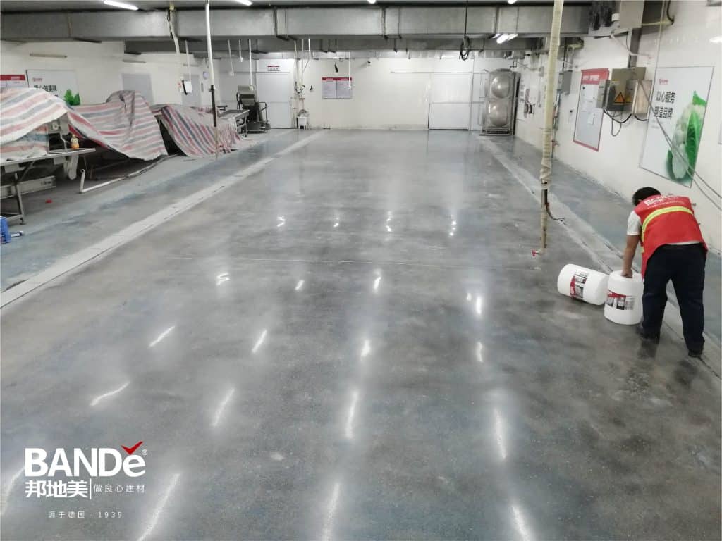 Is BANDě the Ultimate Concrete Moisture Barrier Tropical Solution for You?