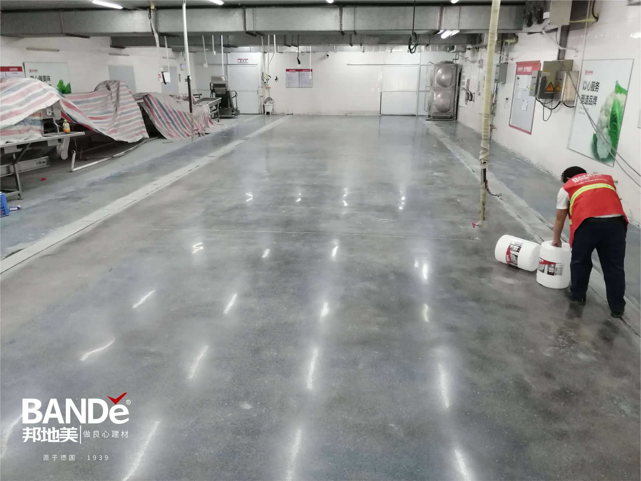 Is BANDě the Ultimate Concrete Moisture Barrier Tropical Solution for You?